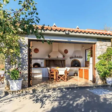 Nina-myrtia Countryside House Skopelos Semesterbostad
