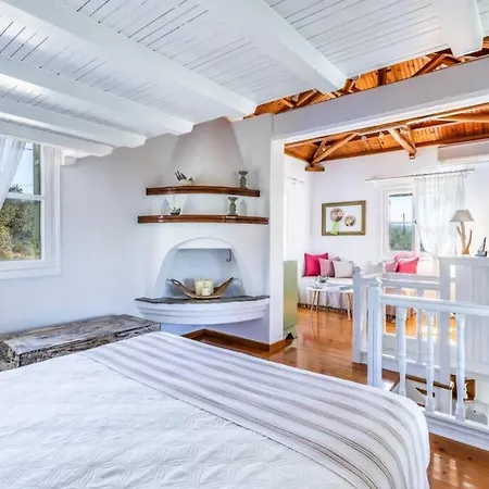 Nina-myrtia Countryside House Skopelos بيت للعطل *